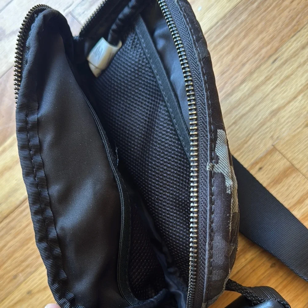 lululemon athletica Camo belt Bag